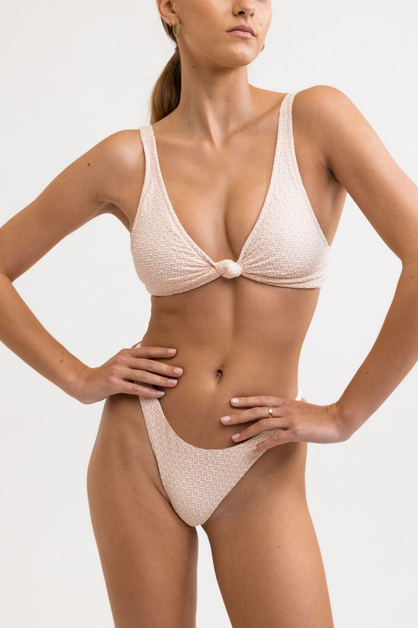 Rhythm - Top de bikini Geo Tall con nudo en la parte delantera - Melocotón - Mujeres