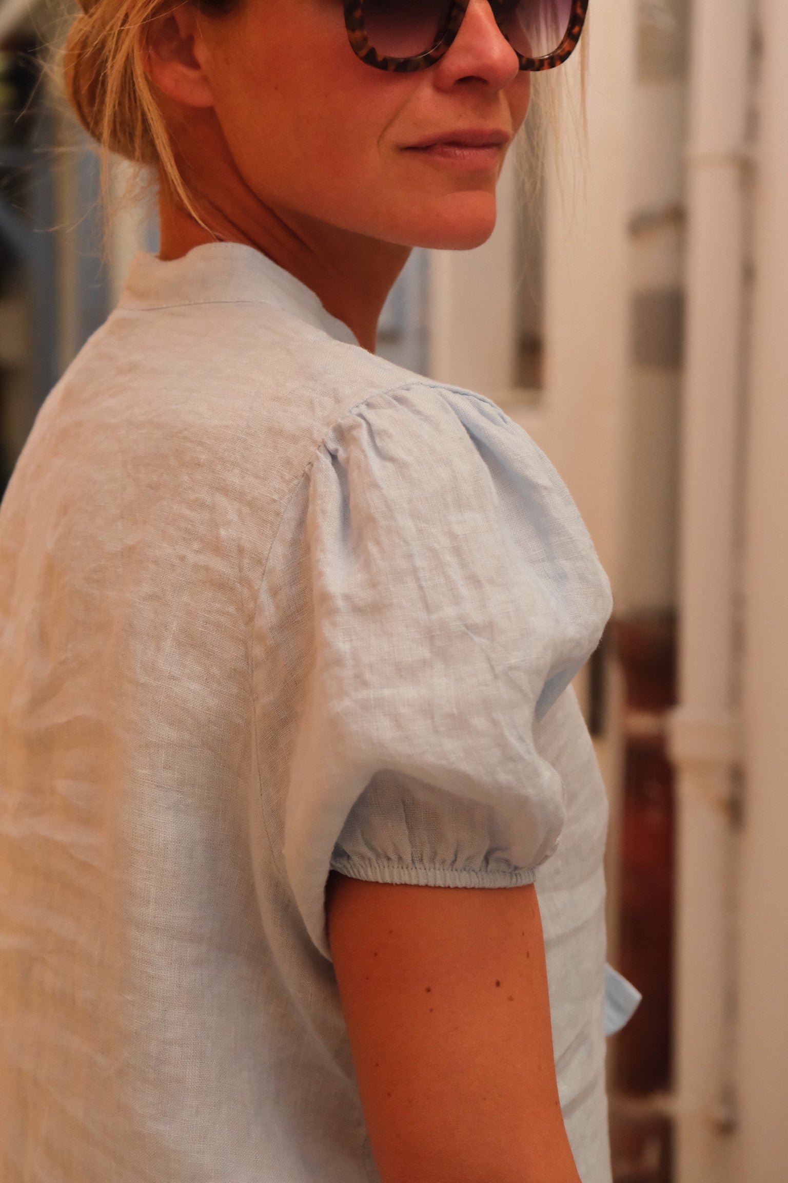 Blusa Célestine de lino azul cielo