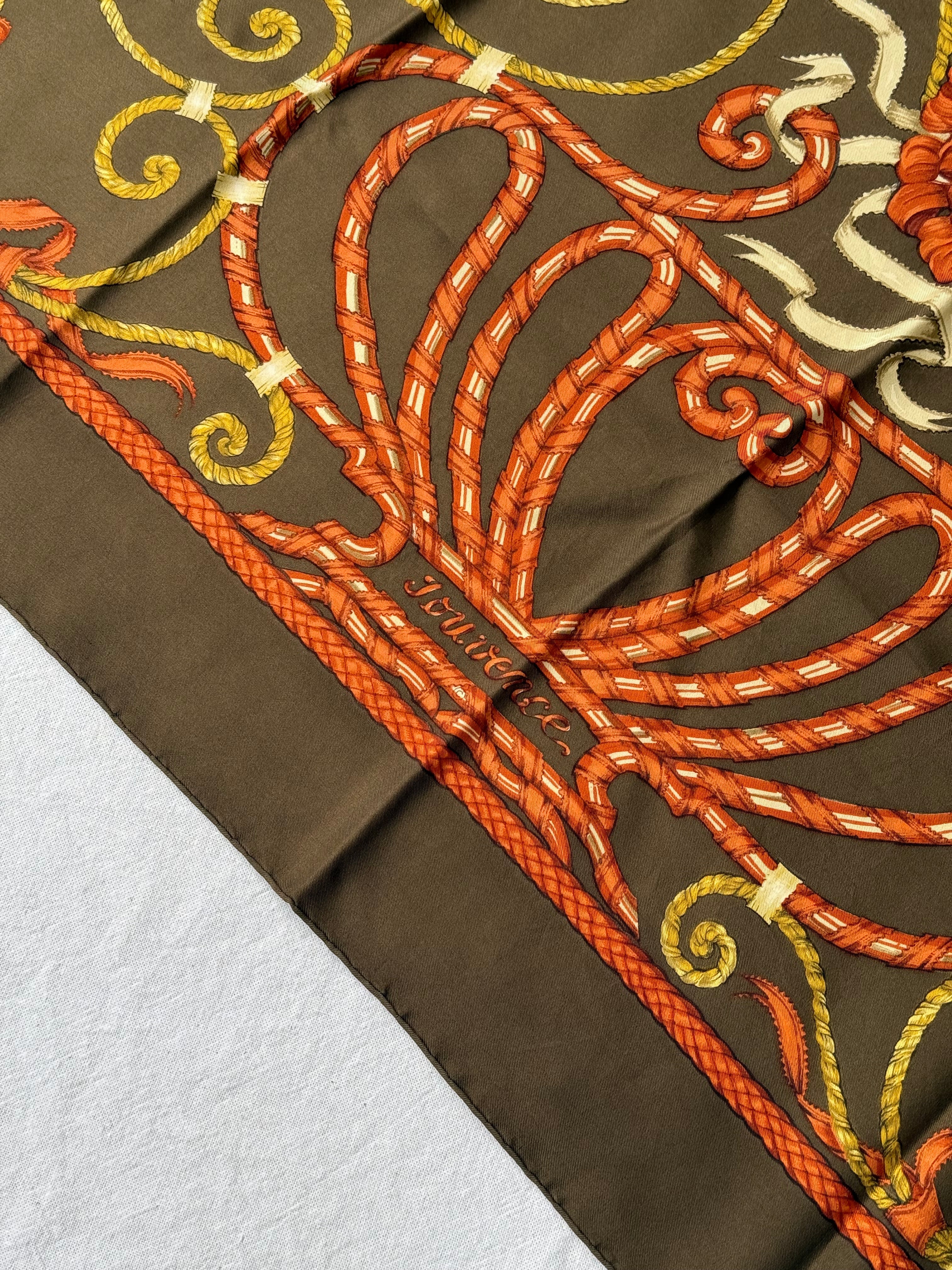 Hermès Scarf – Jouvence Model
