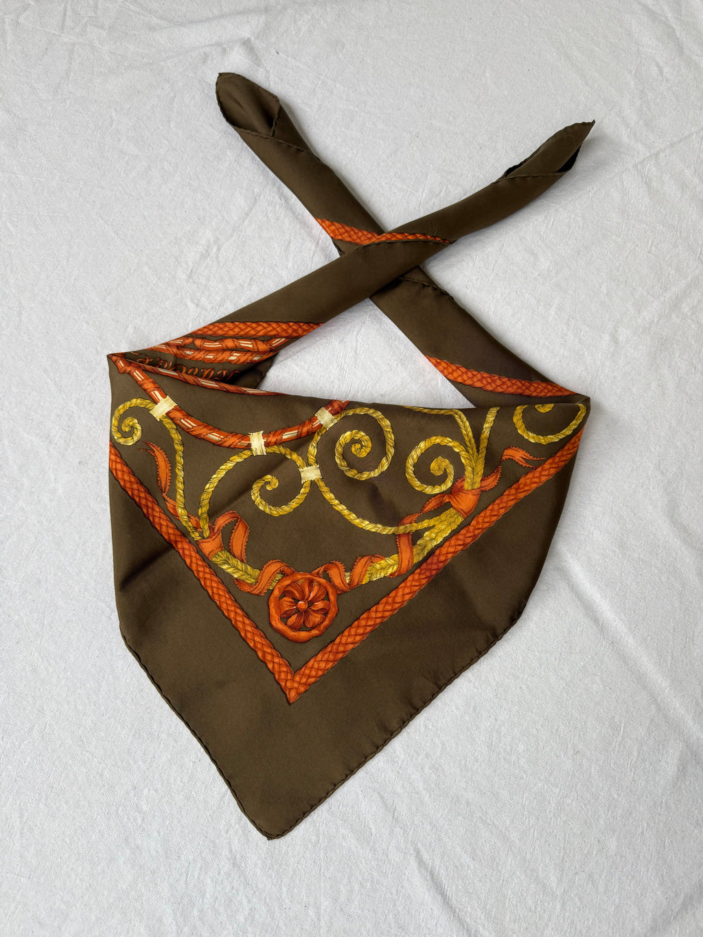 Hermès Scarf – Jouvence Model

