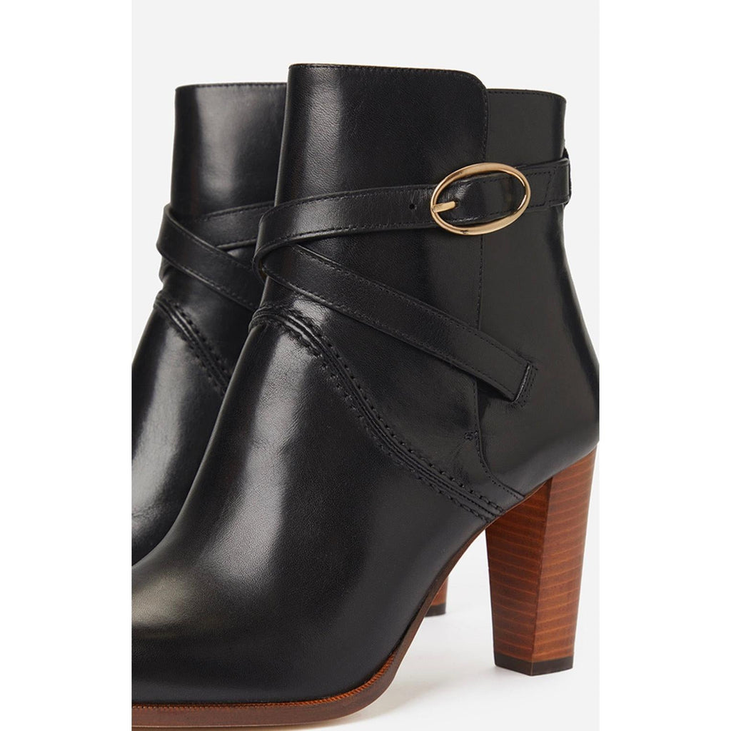 Vanessa Bruno - Leather Ankle Boots - Black
