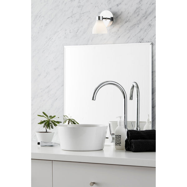 Wall Light - Cassis - 1 Bulb - Chrome & Opal