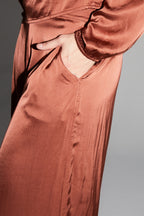 Pantalón Charlie Satin Viscosa Coñac Hecho En Italia