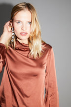 Blouse Cléa Satin Viscose Strech Cognac Fabriquée En Italie - Marron