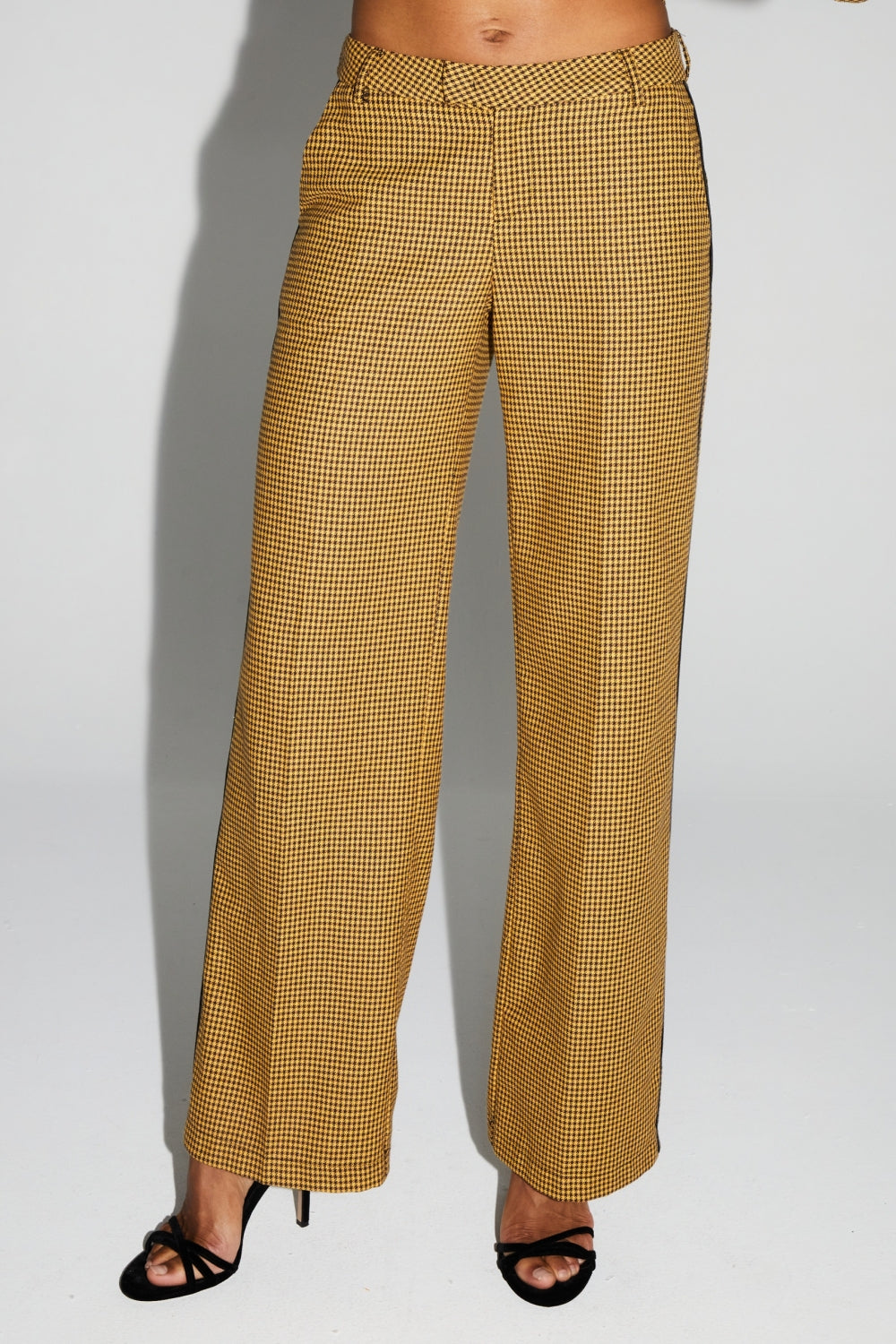 Pantalón Clark De Pata De Gallo Amarillo Made In Italy