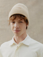 Gorro de lana de punto beige