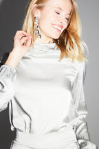 La Blouse Cléa Satin Viscose Strech Silver Fabriquée En Italie