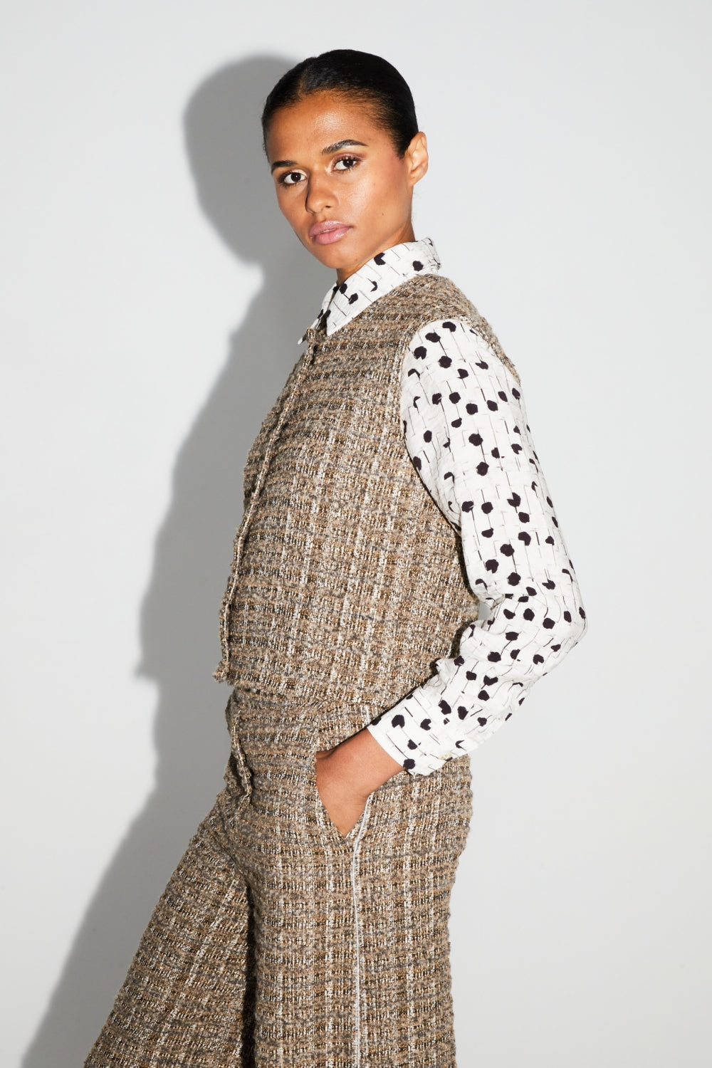 Arielle Tweed Kimolos Sleeveless Jacket Made in Italy