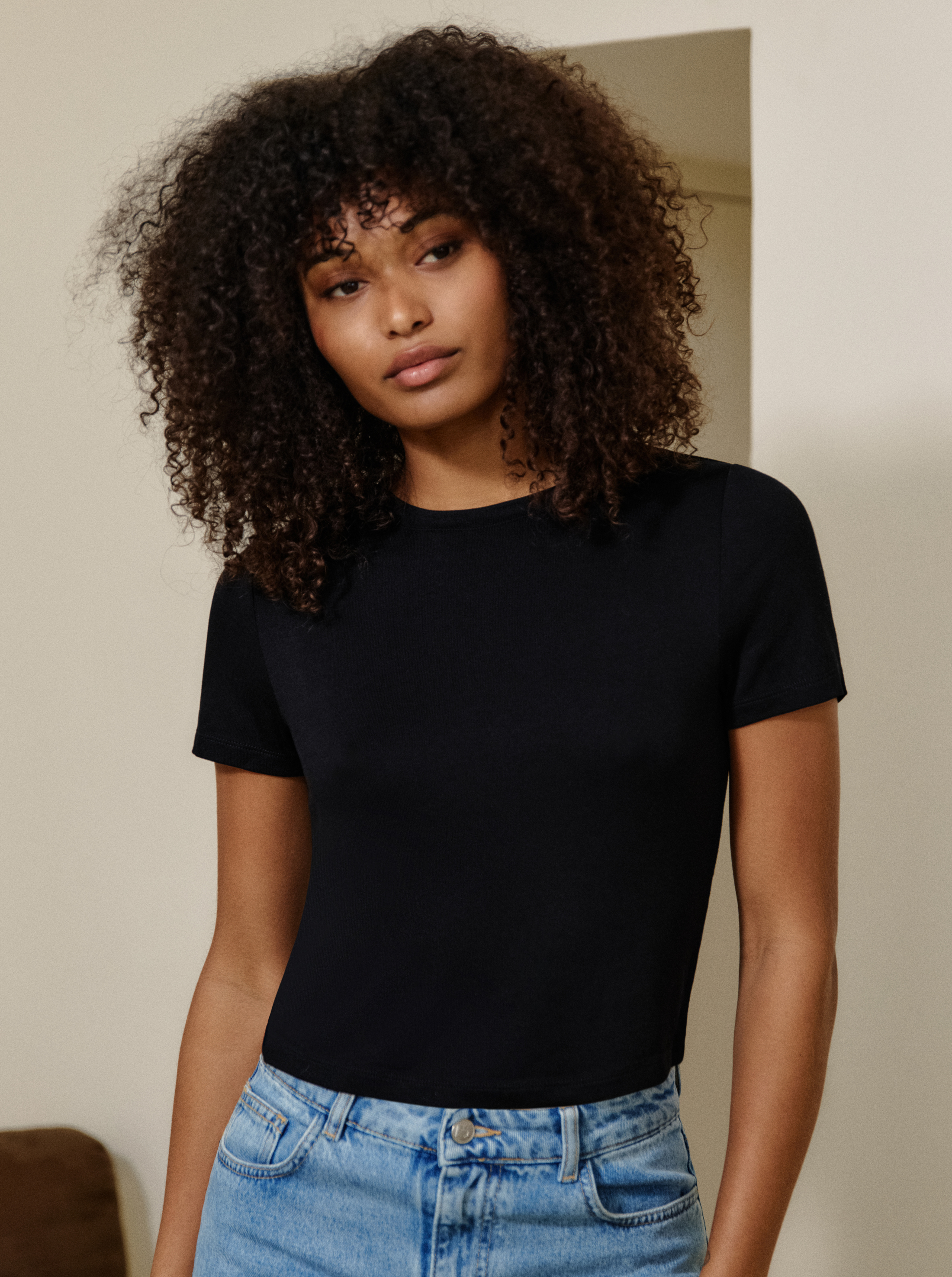 Nueva camiseta negra profunda | NOO