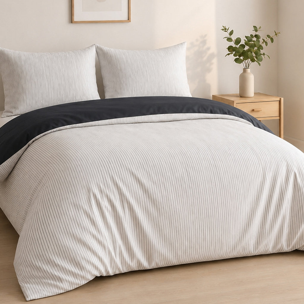 Milleray - Juego de cama + 2 fundas de almohada - Miniseersucker a rayas negro - Poliéster - Carbón