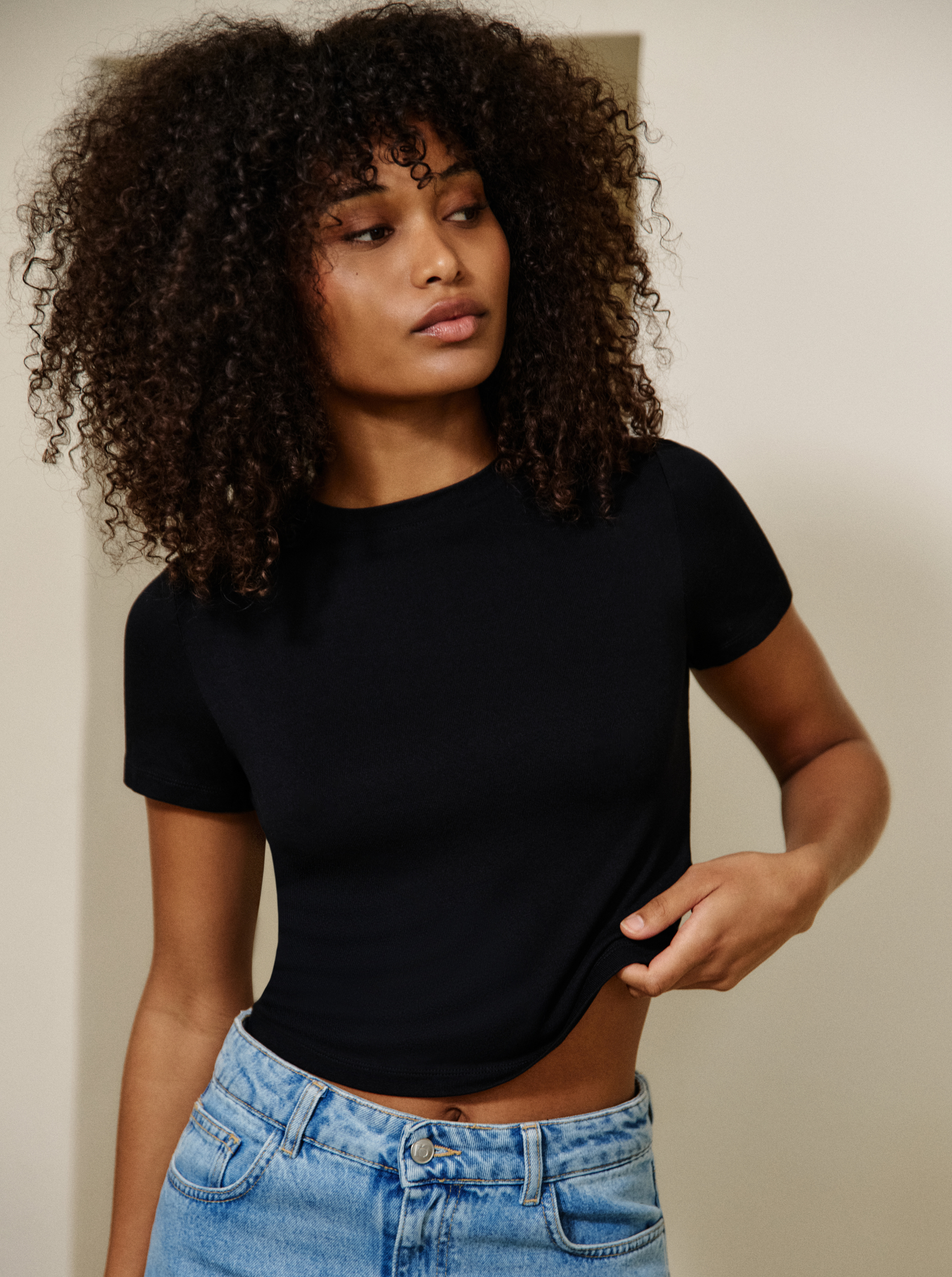 Nueva camiseta negra profunda | NOO