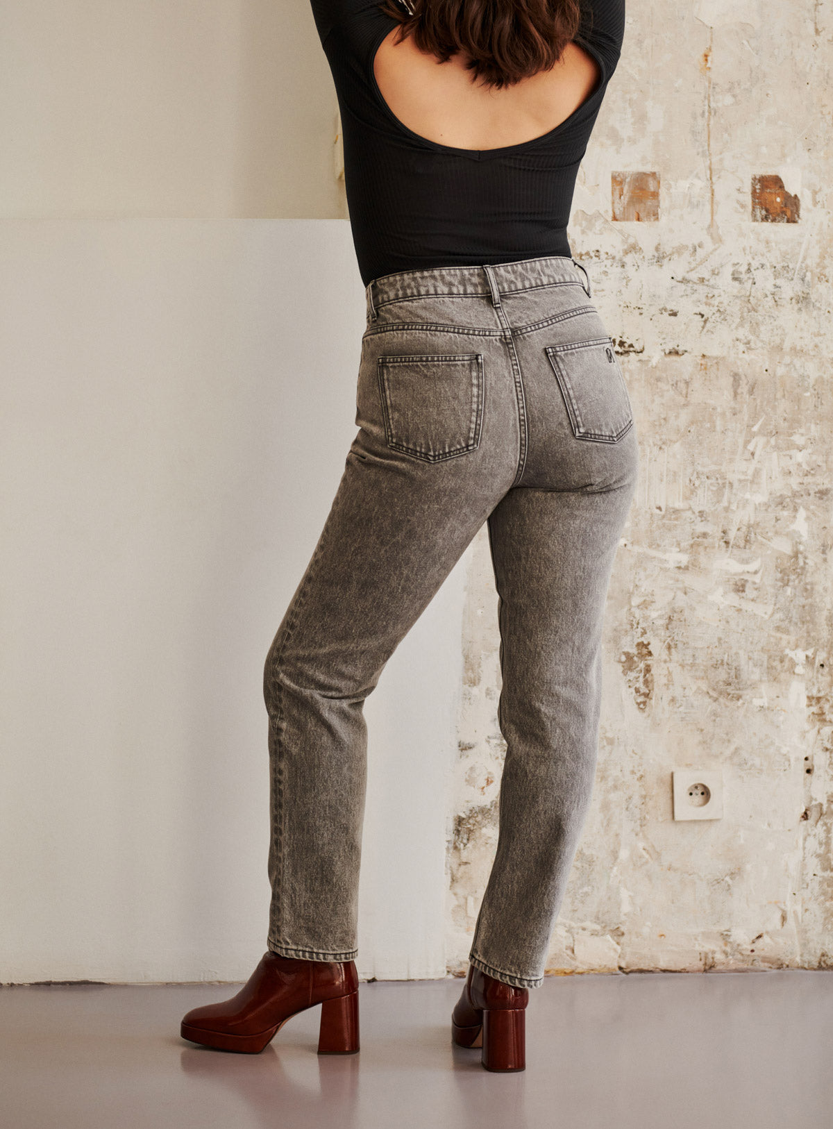 Phoebe Straight Jeans - Gray