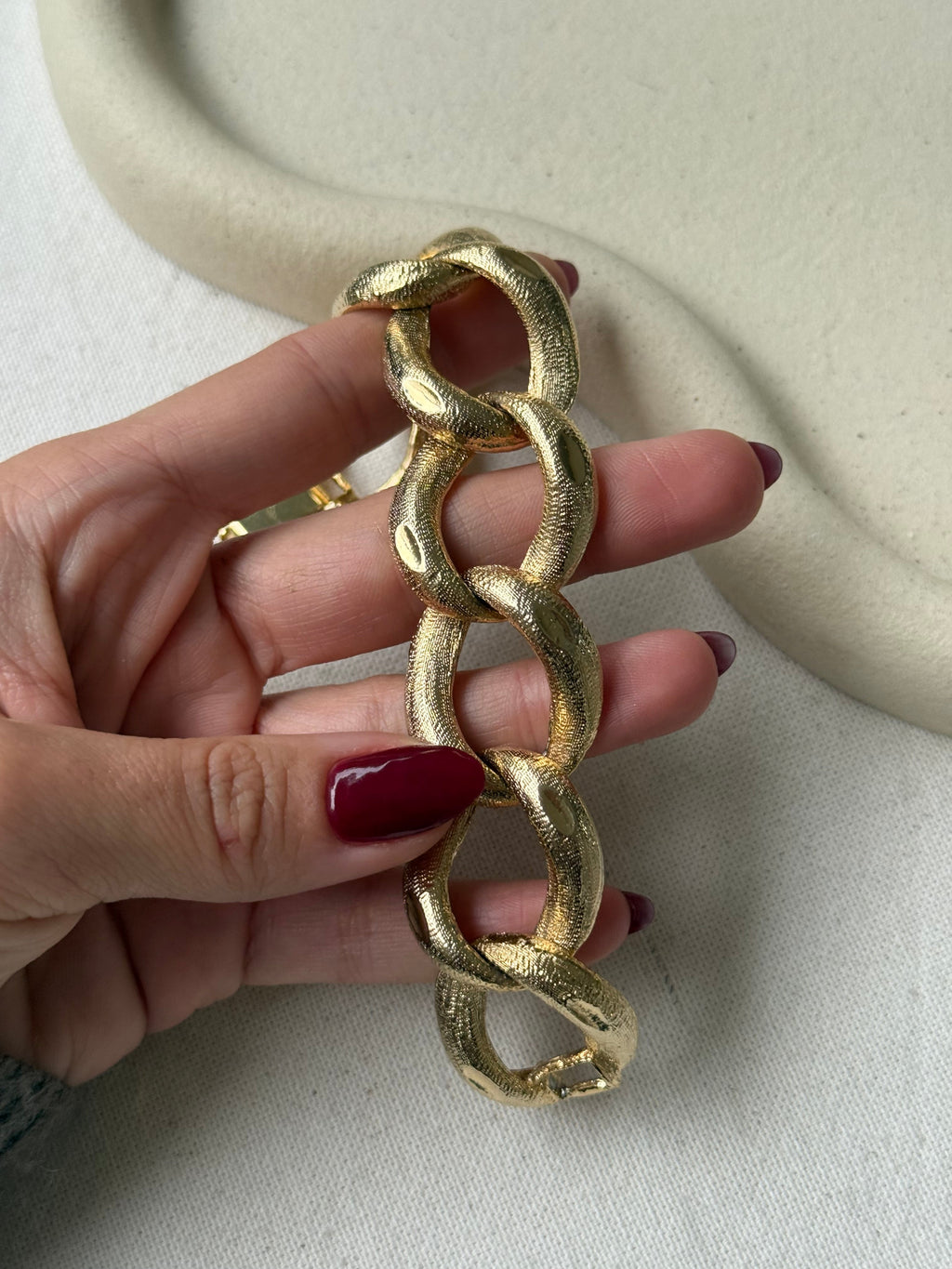 Pulsera Vintage - Eslabones Grandes Texturizados Dorados