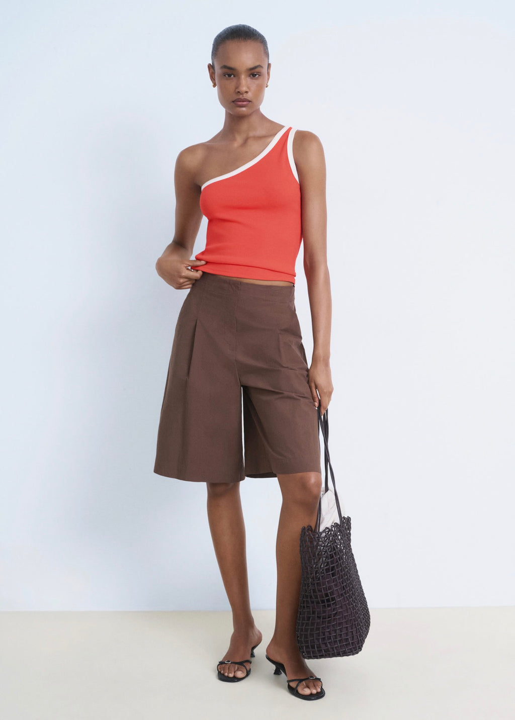 Top Asymétrique Liseré Contrastant