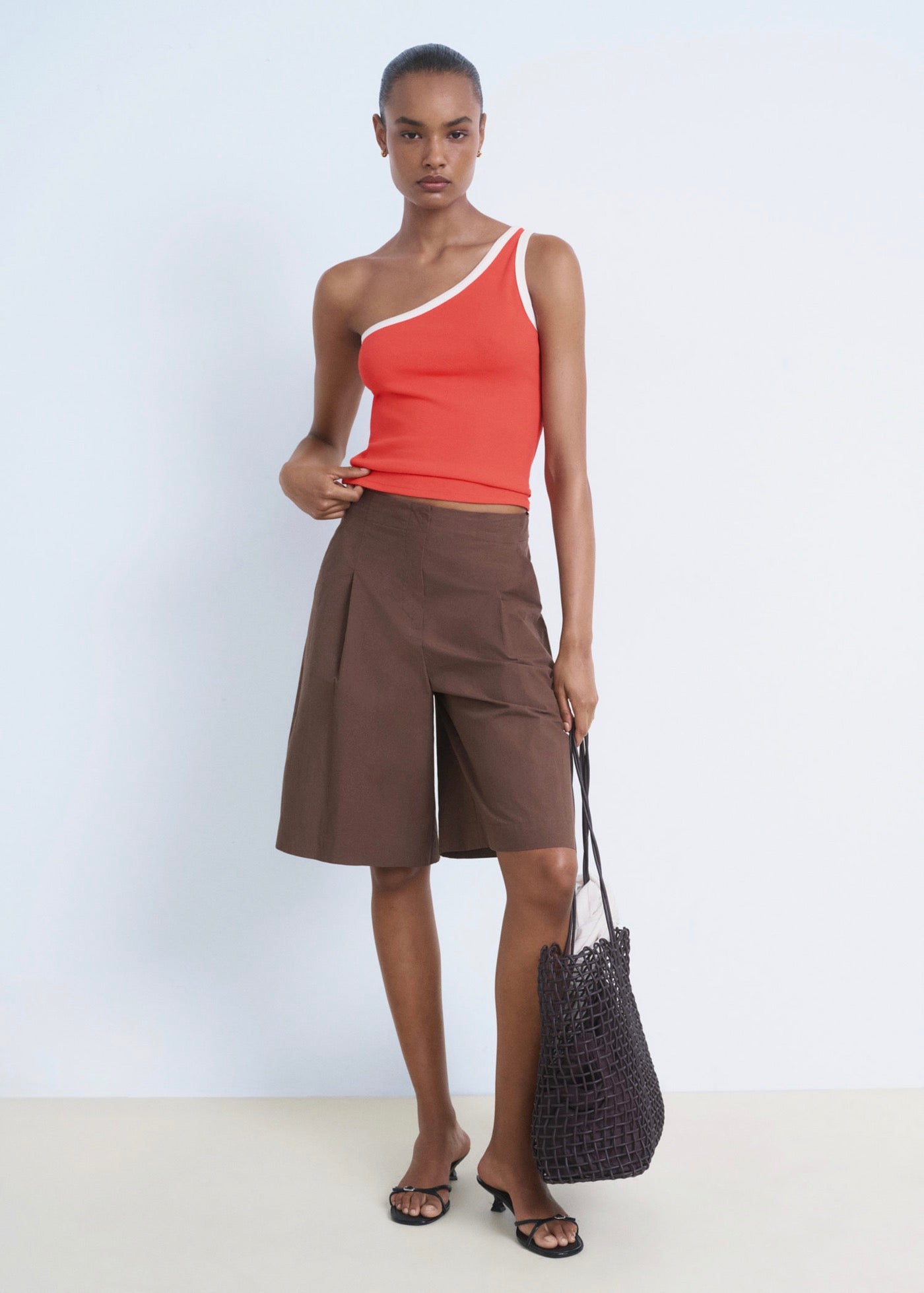 Top Asymétrique Liseré Contrastant