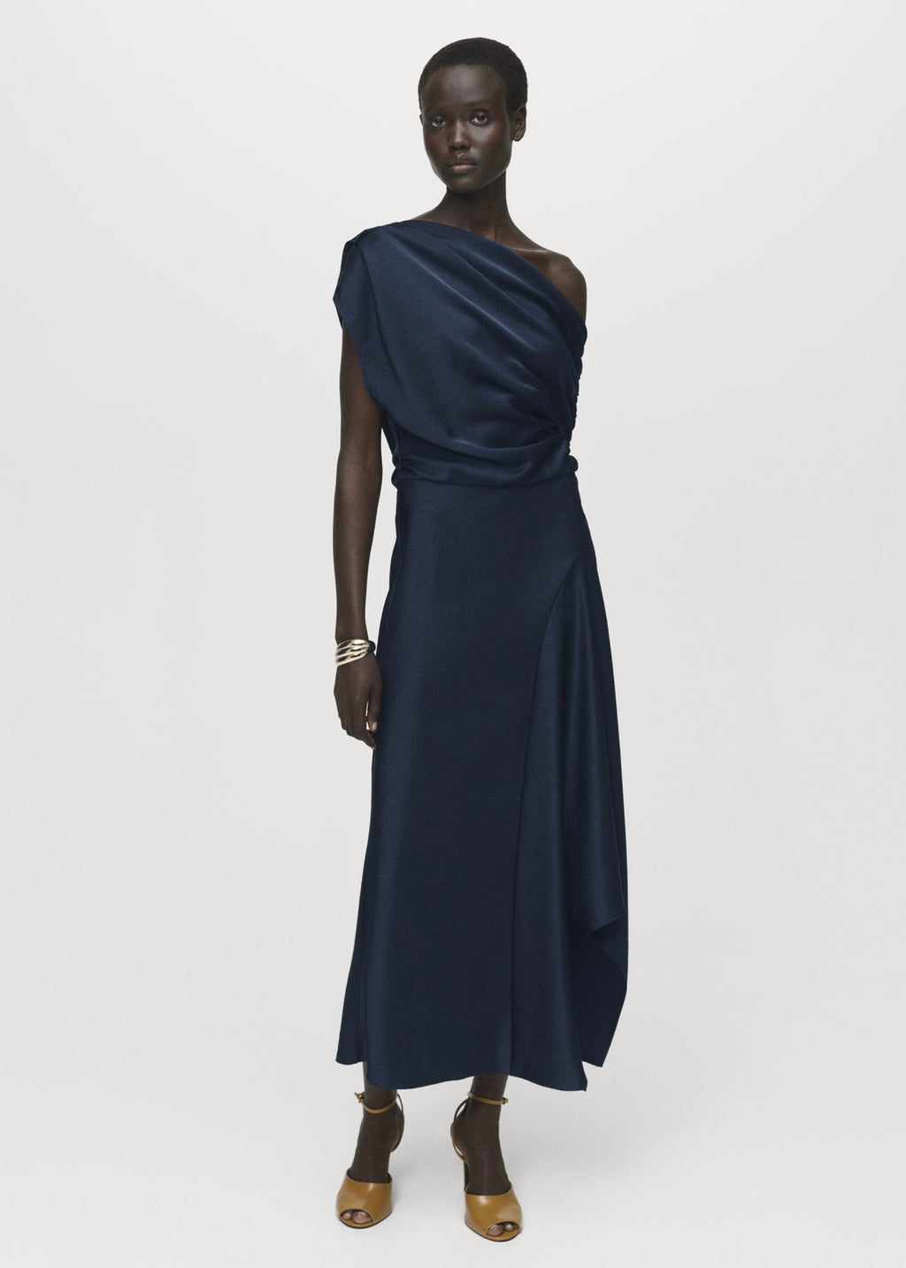 Robe Satinée Asymétrique