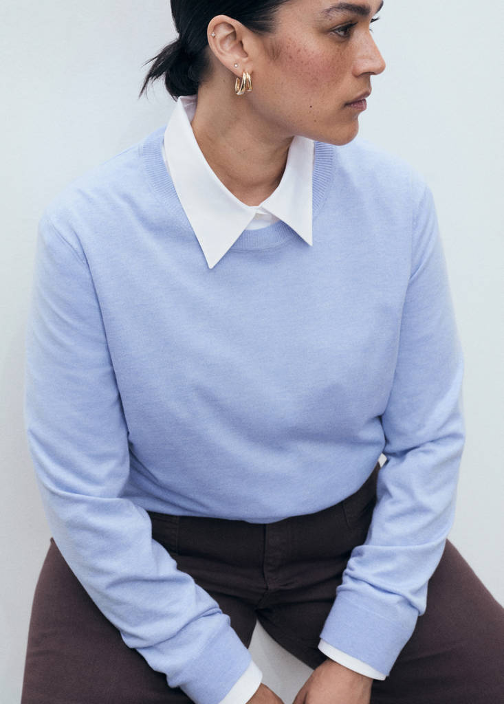 Finstrikket pullover med rund hals