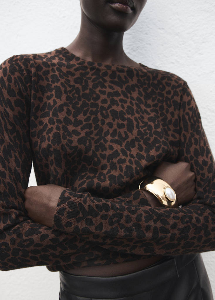 Rippstrickpullover mit Leopardenmuster
