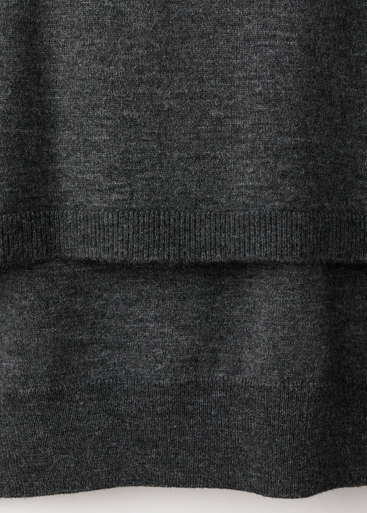 Sweter z łączonych materiałów