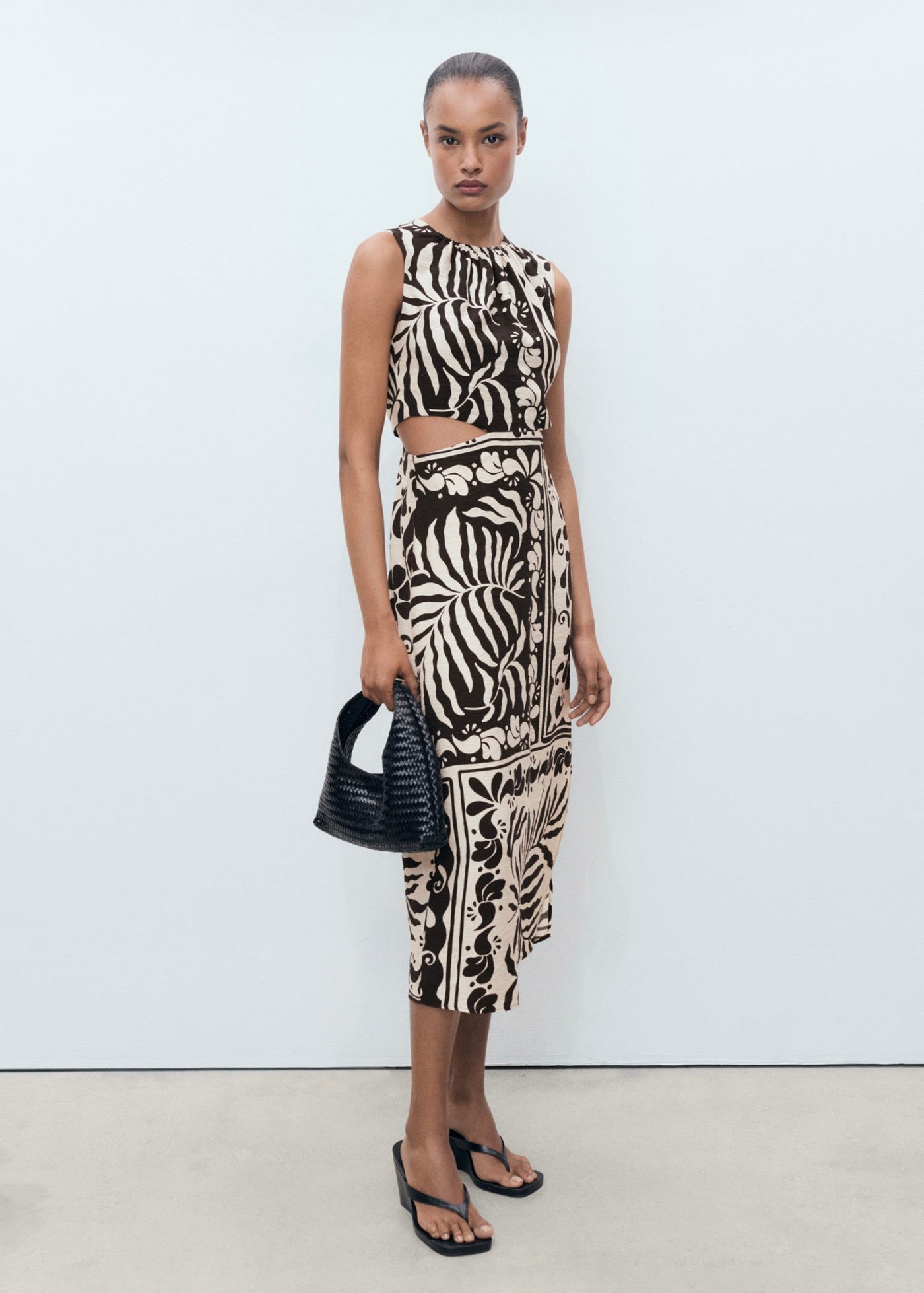Robe Midi Cut-Out