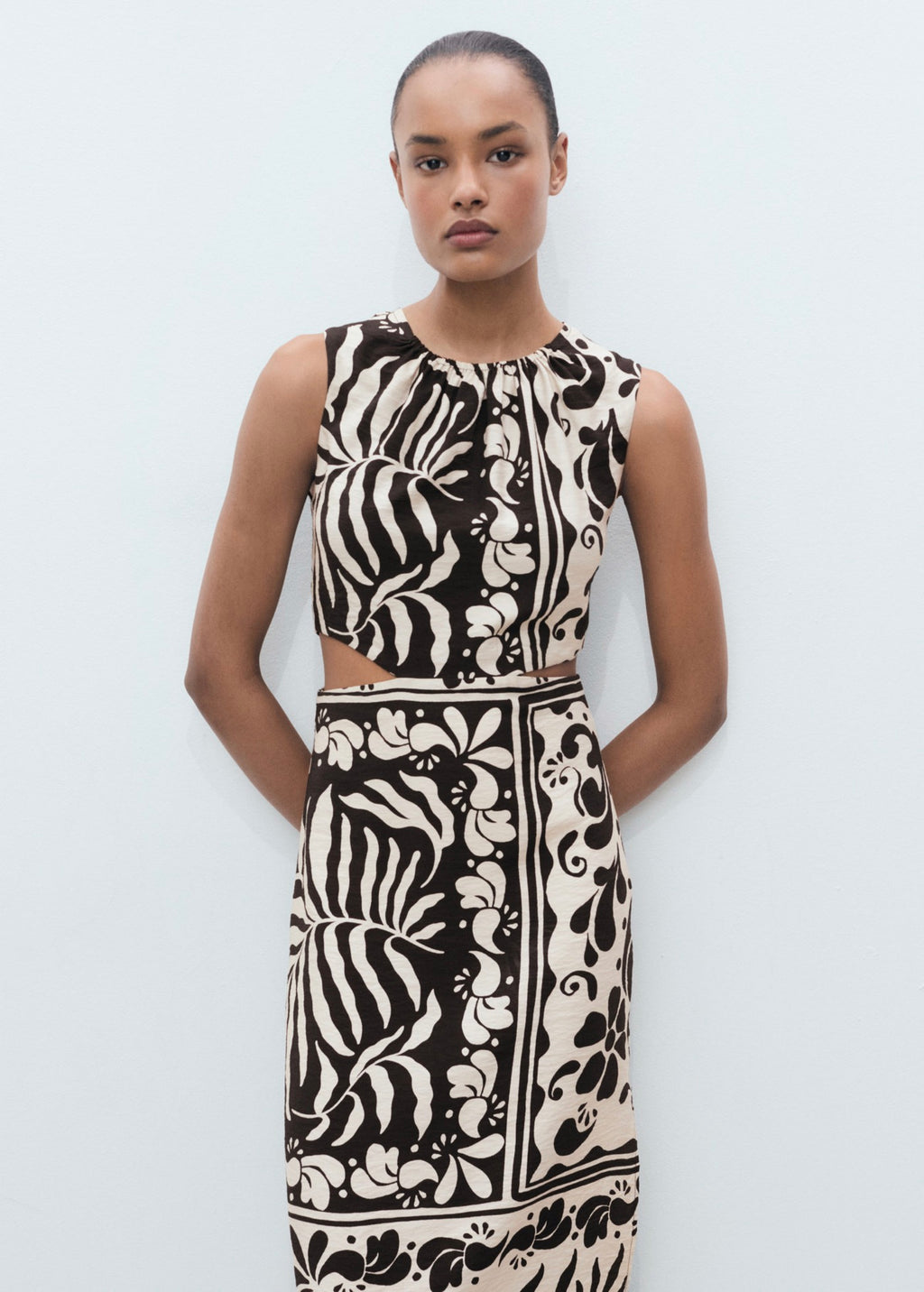 Robe Midi Cut-Out