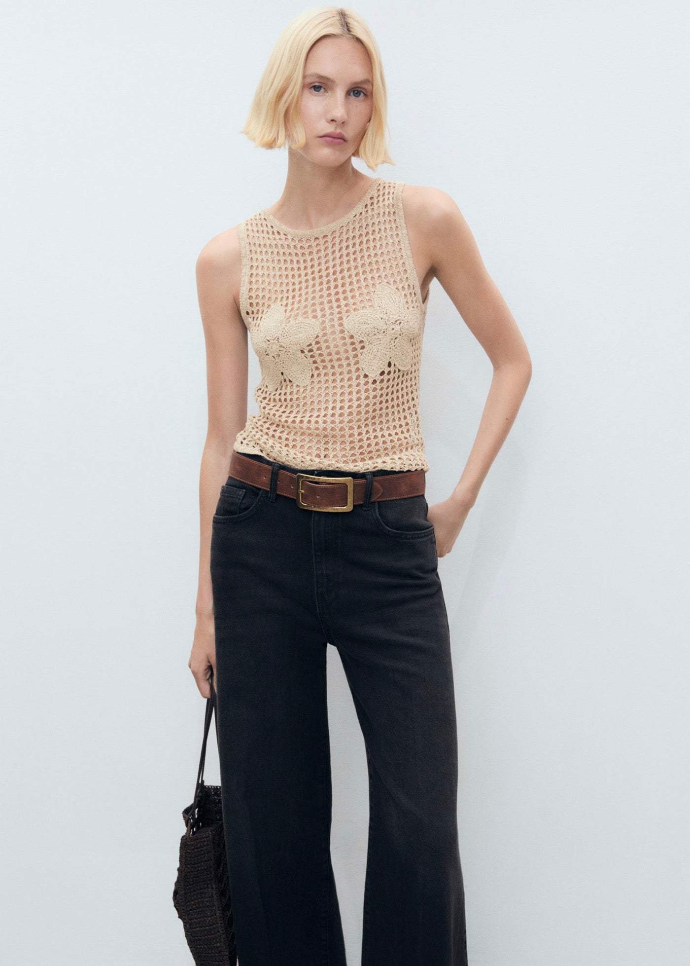 Top En Crochet Brodé À Fleurs