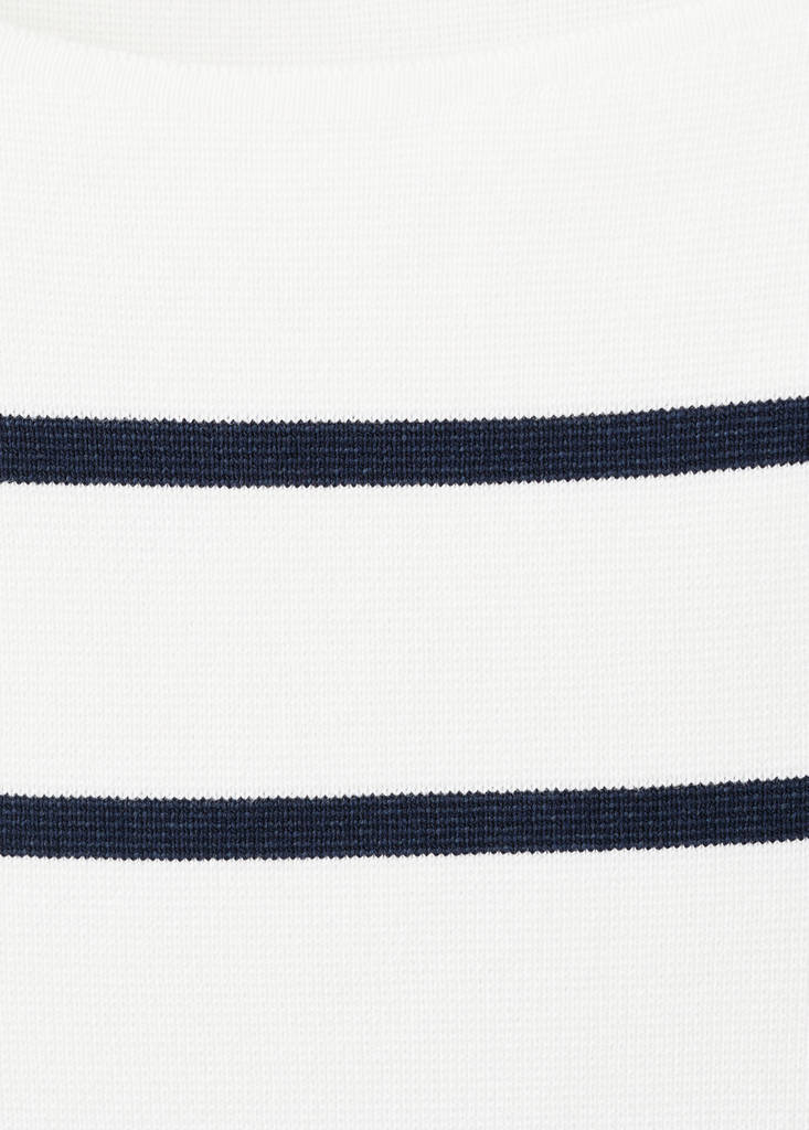 Finstrikket Pullover Med Bådudskæring