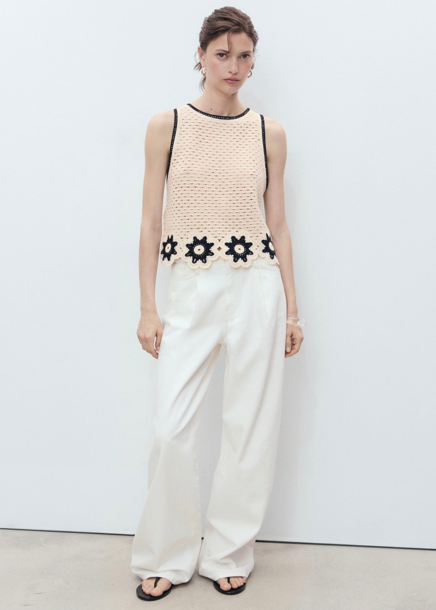 Top En Crochet Finitions À Fleurs
