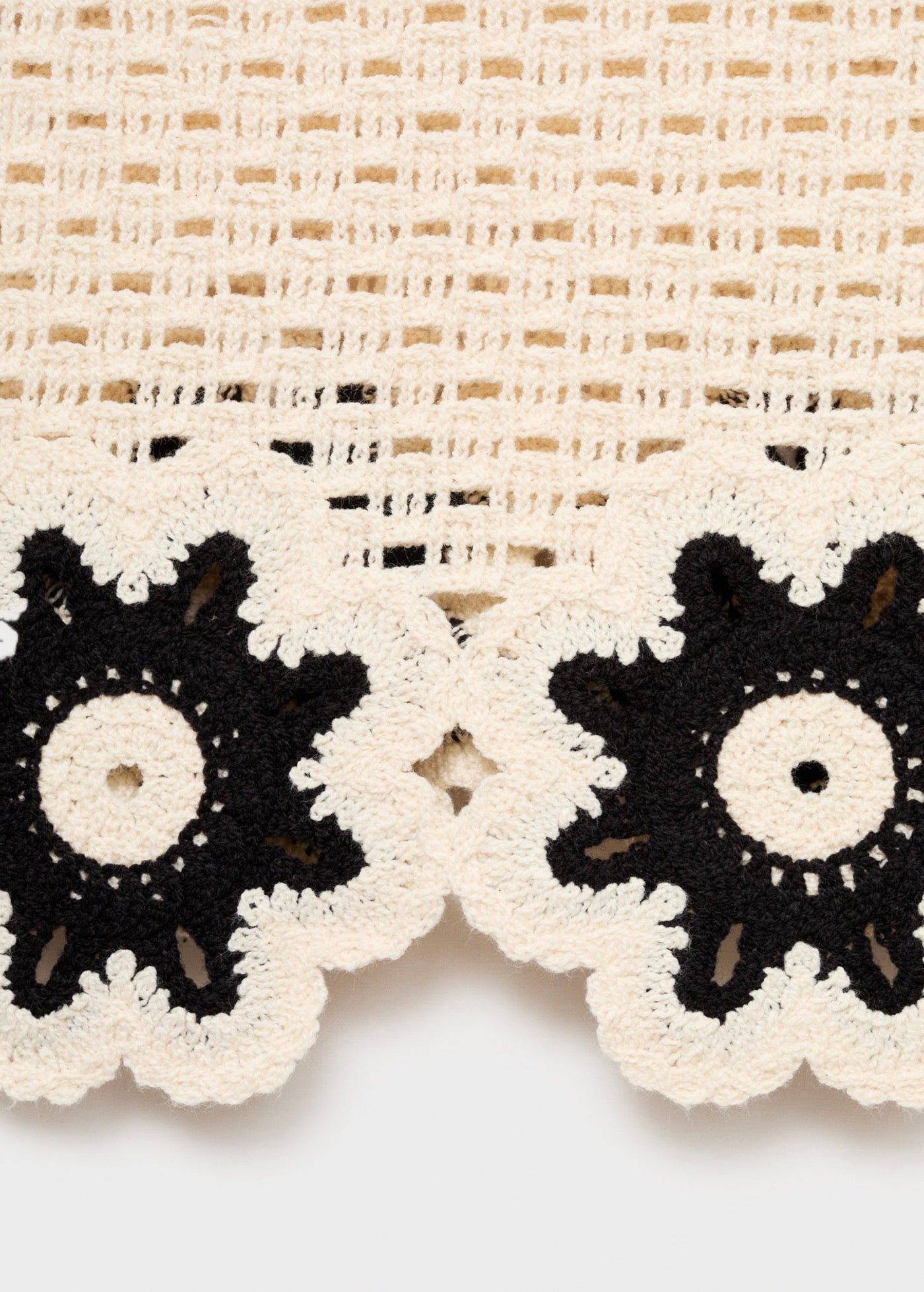 Top En Crochet Finitions À Fleurs