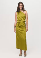 Robe Asymétrique Satinée Avec Fronce Latérale