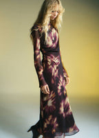 Raffkleid mit Batikmuster