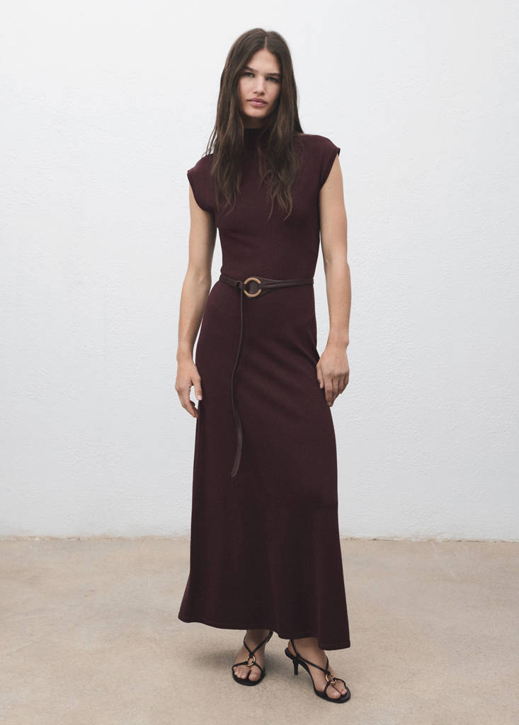 Vestido De Punto Con Cuello Subido