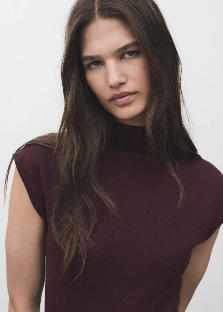 Vestido De Punto Con Cuello Subido