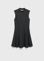 Vestido De Cuello Perkins Con Costuras