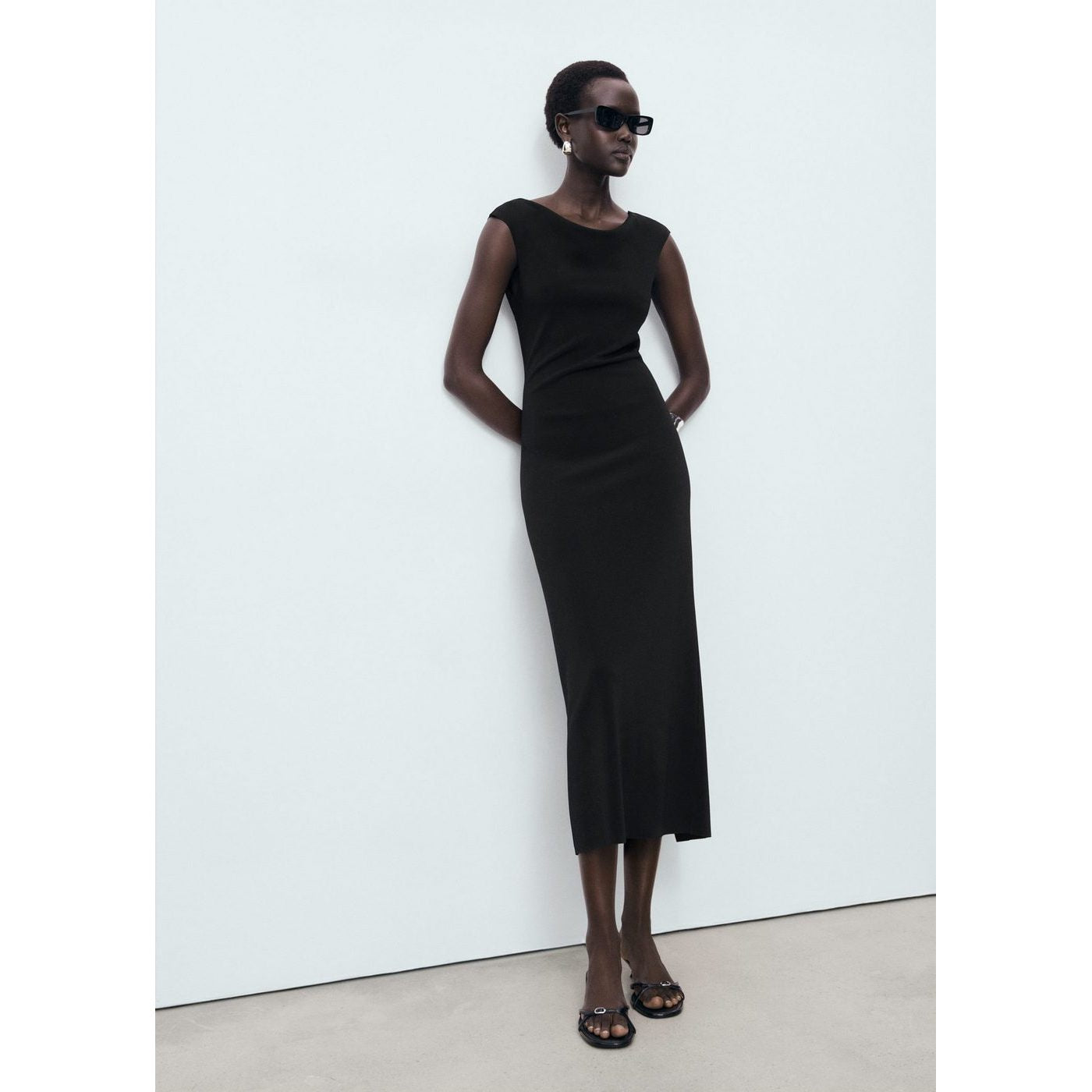Vestido sin espalda - Negro
