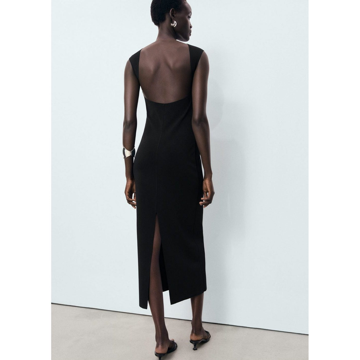 Vestido sin espalda - Negro