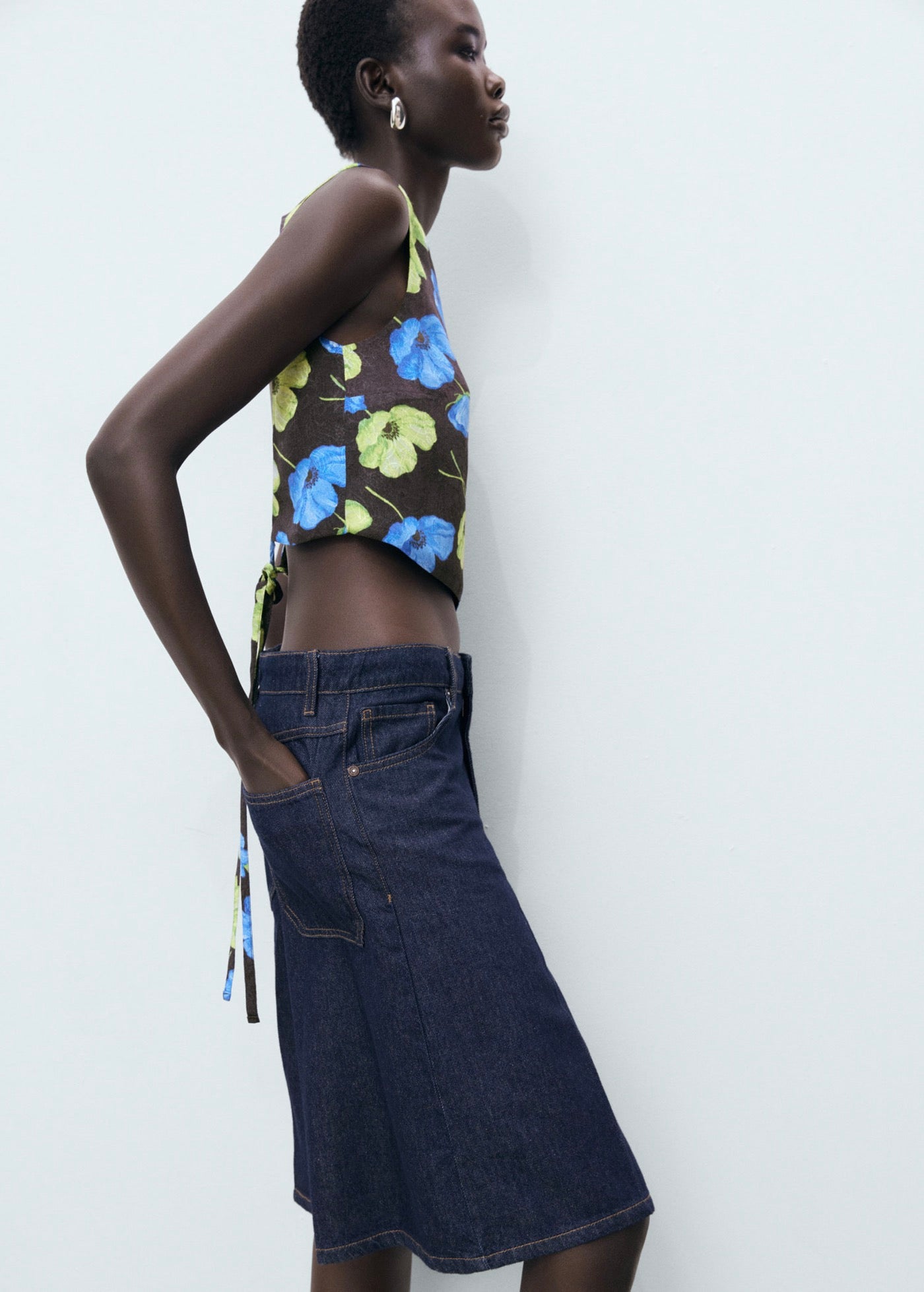 Blouse Courte À Fleurs Dos Nu