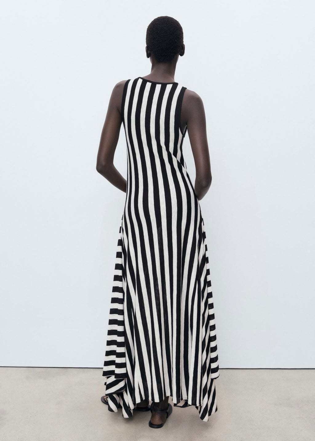 Robe En Maille Bas Asymétrique