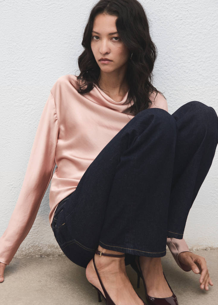 Blusa de Satén con Cuello Drapeado