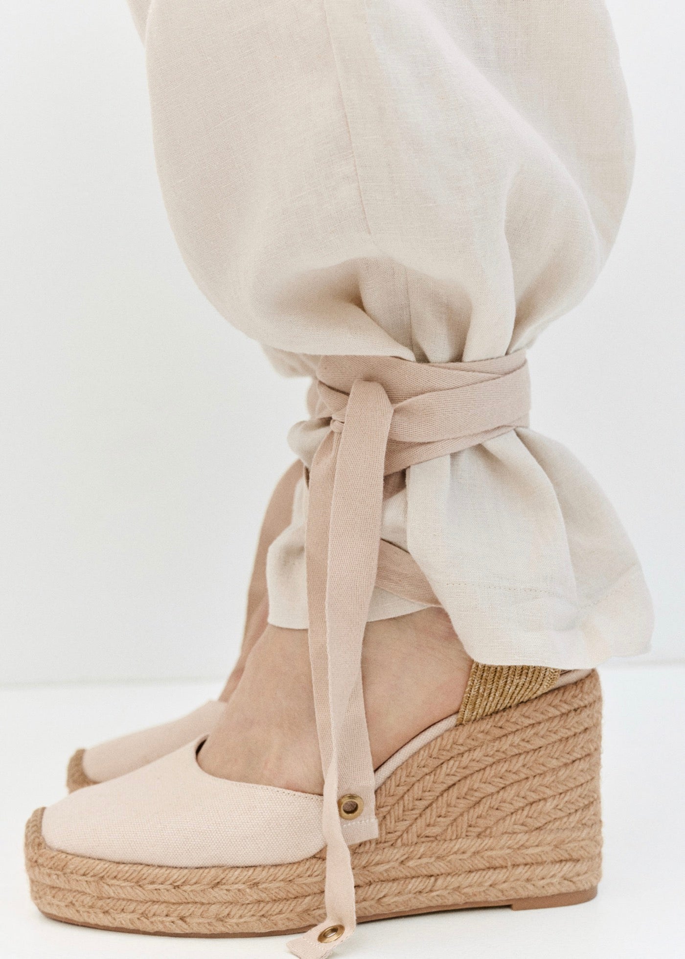 Chaussure À Talon Compensé Avec Bride Combinée