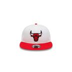Gorra blanca con parches de corona 9Fifty Chibul de New Era
