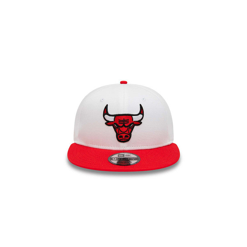Gorra blanca con parches de corona 9Fifty Chibul de New Era