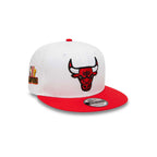 Gorra blanca con parches de corona 9Fifty Chibul de New Era
