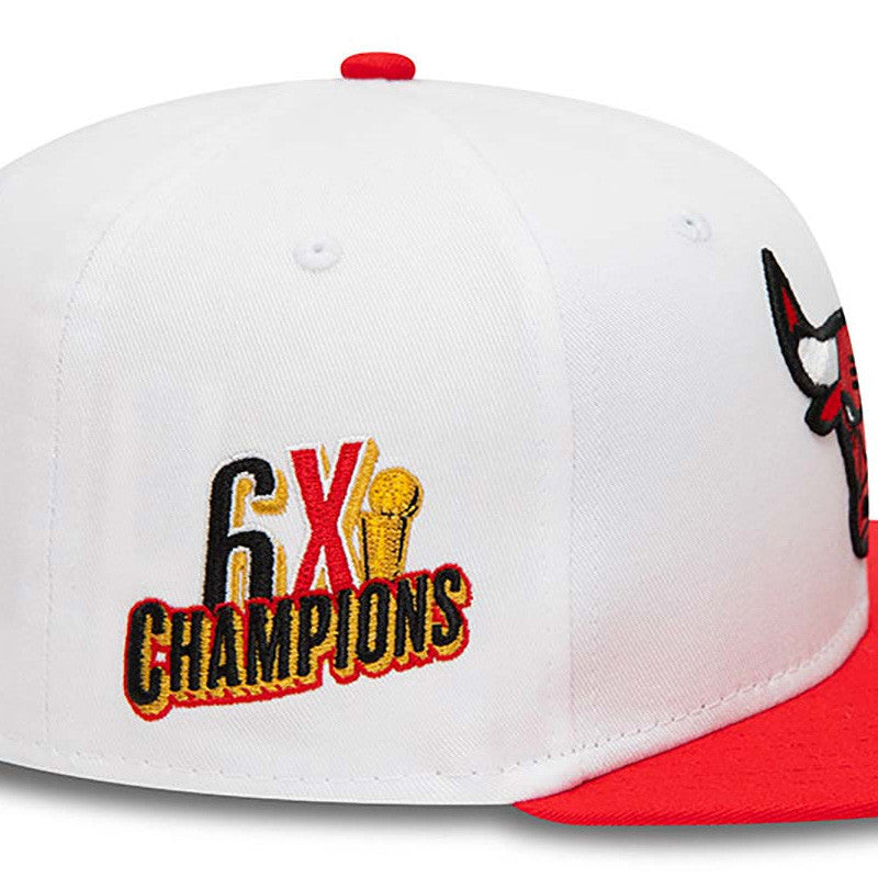Gorra blanca con parches de corona 9Fifty Chibul de New Era
