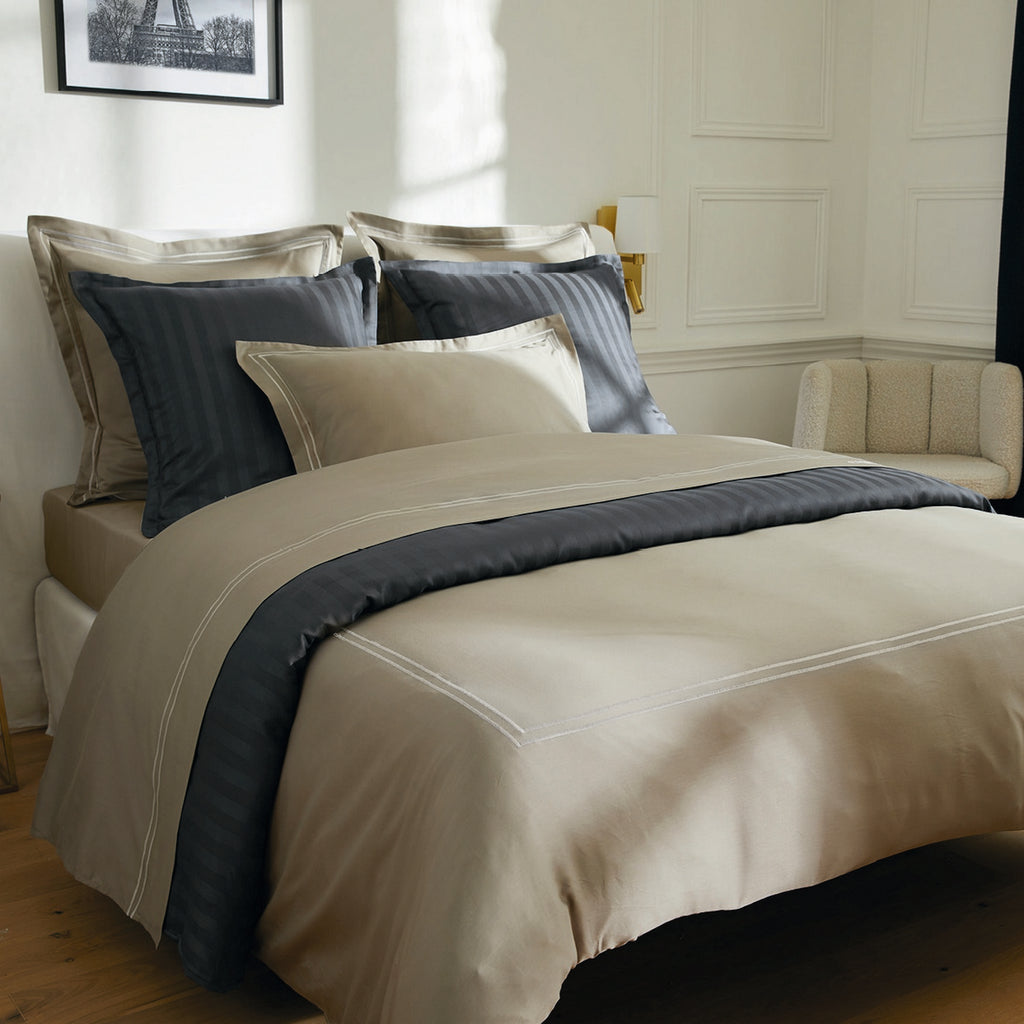 Biarritz - Housse De Couette + 1 Ou 2 Taie(S) D'Oreiller - Satin De Coton - Taupe / Taupe