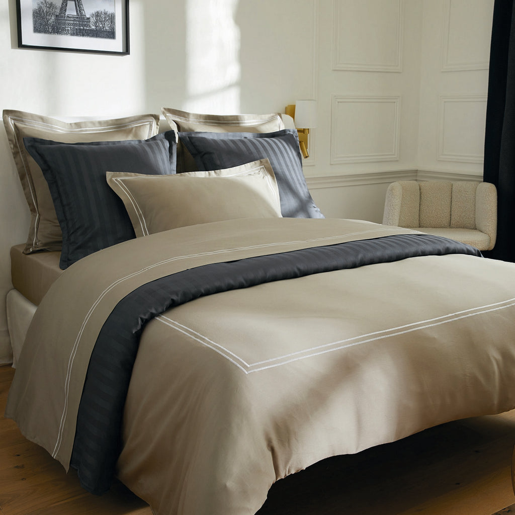 Biarritz - Duvet Cover + 1 Or 2 Pillowcase(s) - Cotton Satin - White / Taupe