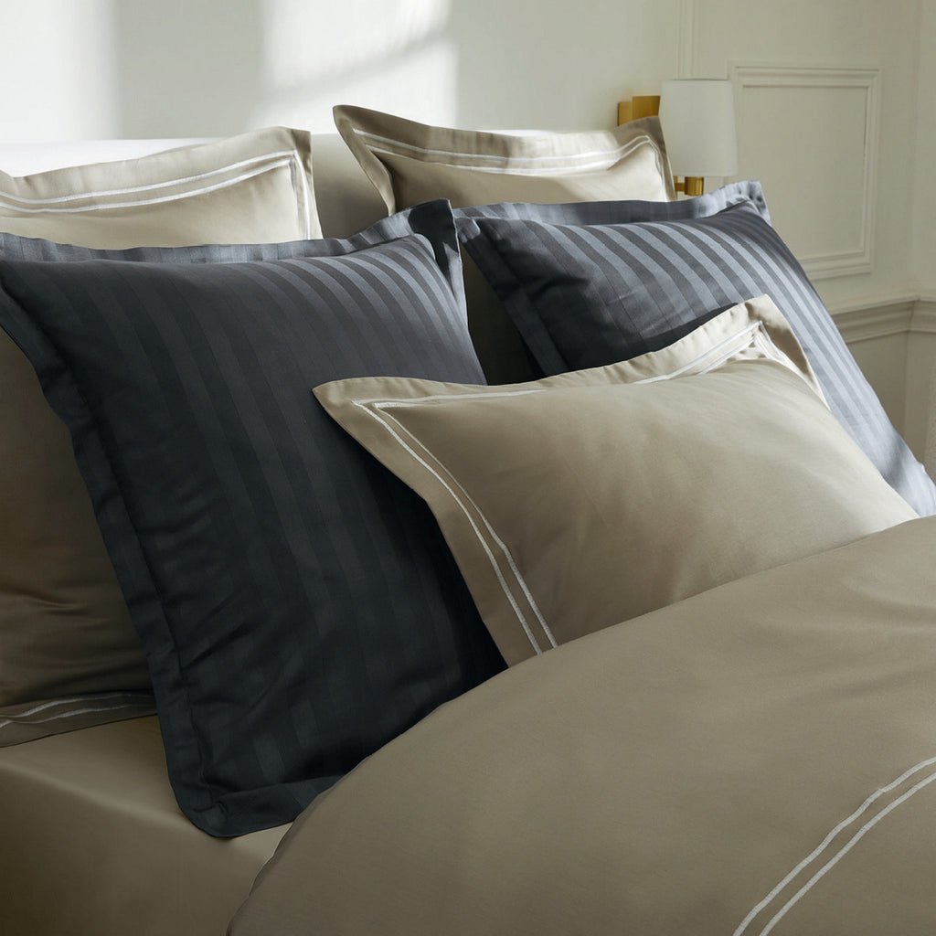Biarritz - Duvet Cover + 1 Or 2 Pillowcase(s) - Cotton Satin - White / Taupe
