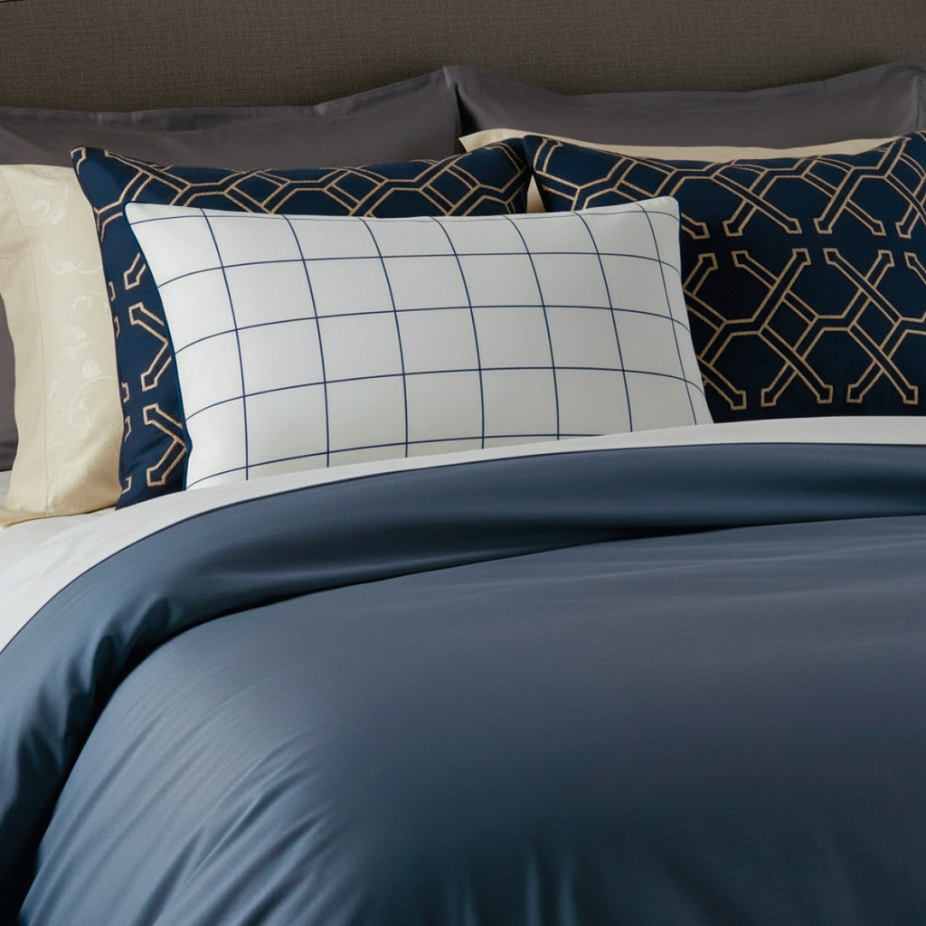 Simple Checks - Set Of 2 Pillowcases - Cotton Satin - White / Blue