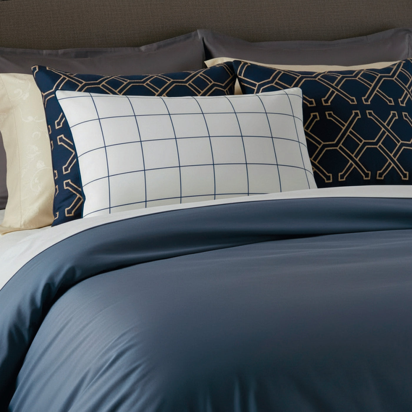 Simple Checks - Set Of 2 Pillowcases - Cotton Satin - White / Blue