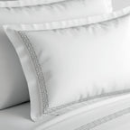 Night Queen - Pillowcase - Cotton Satin - Gray / White